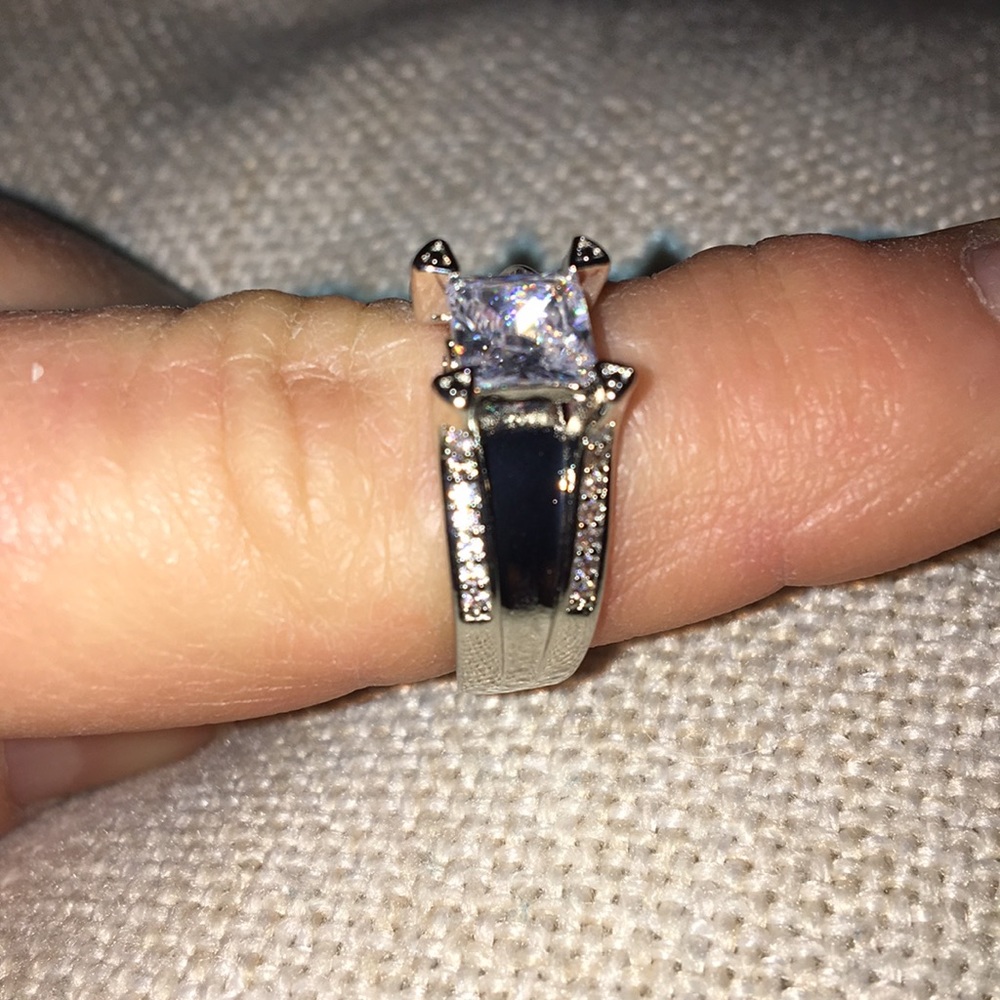 👰🏼 Engagement Ring 💍